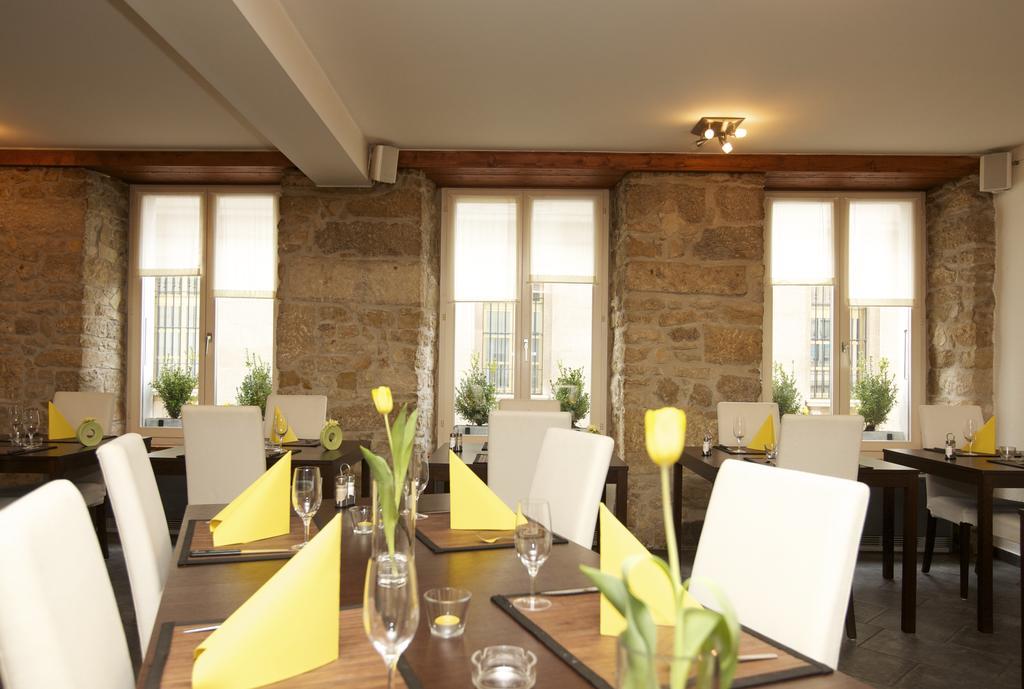 Hotel-Restaurant Le Lion D'Or Pruntrut Exterior foto